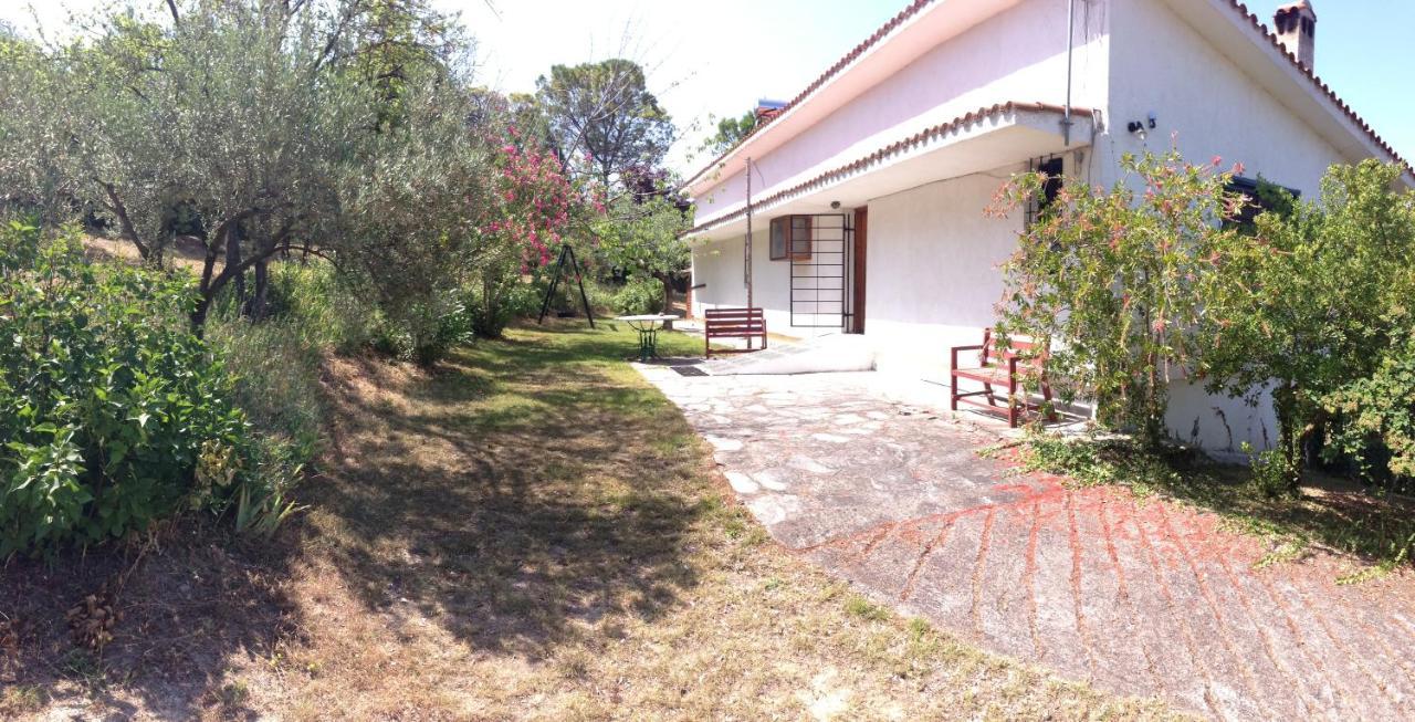 Secluded 1.8 Acre Garden Villa, For Exclusive Use With Stunning Views. Kalándra Kültér fotó